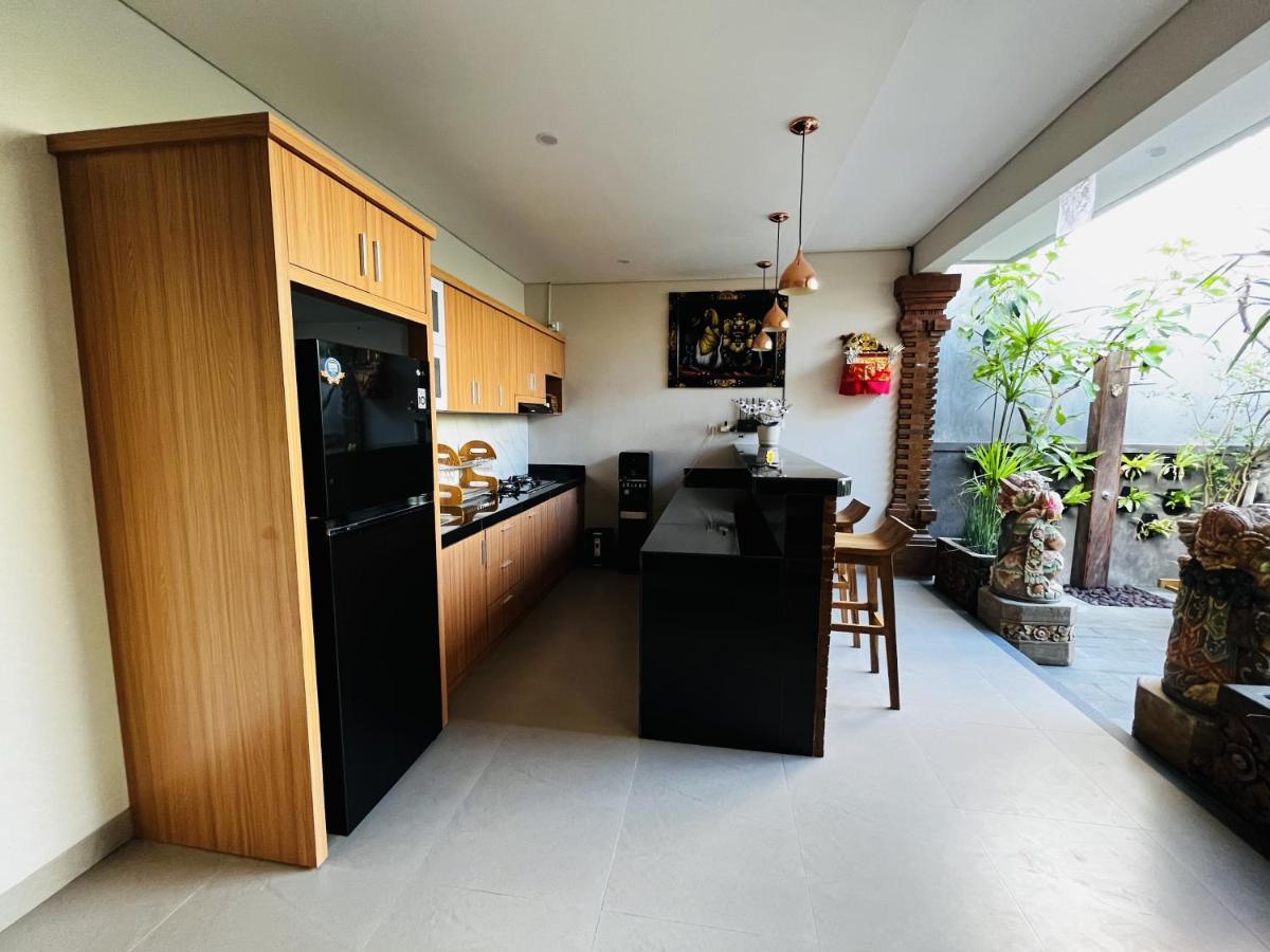Cecillia Guesthouse Canggu Екстериор снимка